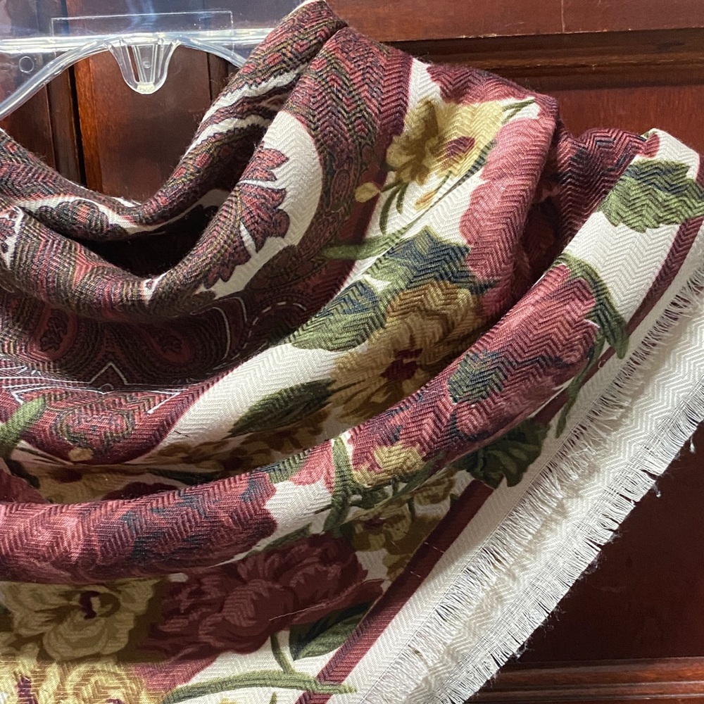 Bash’s Scarves Inc. vintage Floral Paisley Scarf in Burgundy green and Cream - Picture 11 of 16